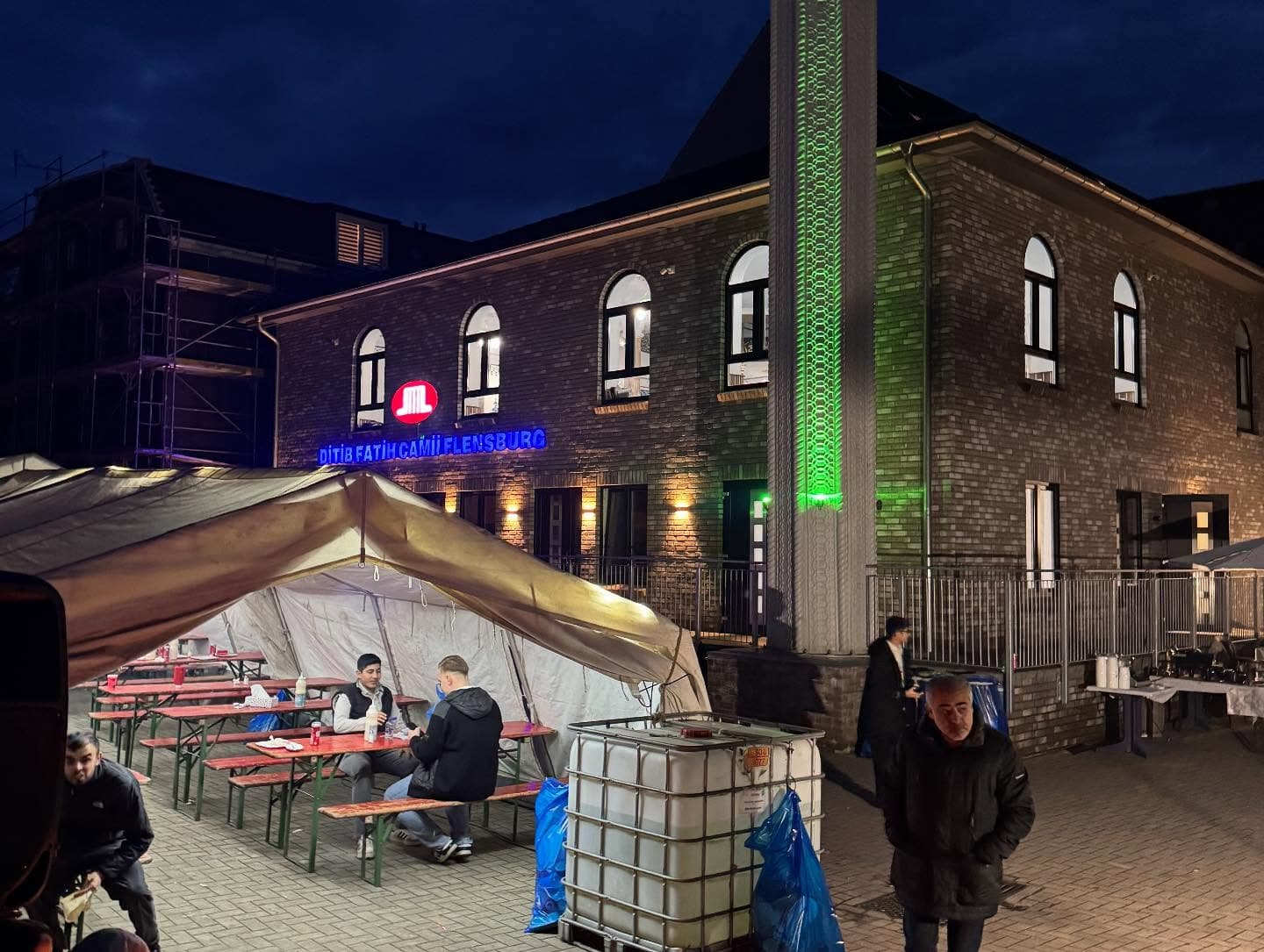 Der Hof beim Kermes